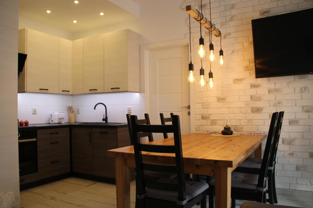 シフィノウイシチェApartament "Pod Dwiema Sowami"アパートメント エクステリア 写真